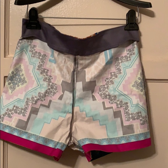 ANTHROPOLOGIE FLYING TOMATO KALEIDOSCOPE SHORTS - Picture 7 of 7